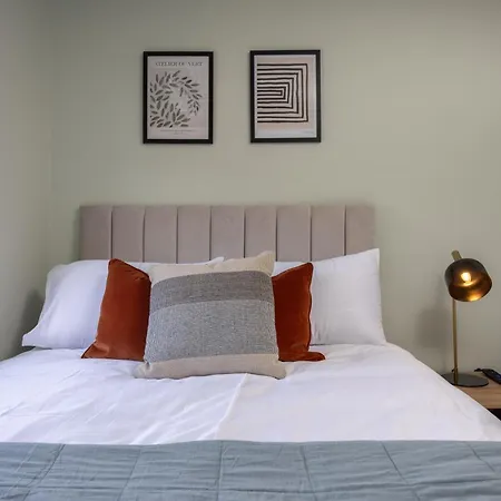 Hébergement de vacances Luxuriou 5 Bedroom House By Homebird Management Short Lets & Serviced With Private Parking & Free Wifi Leeds (West Yorkshire)