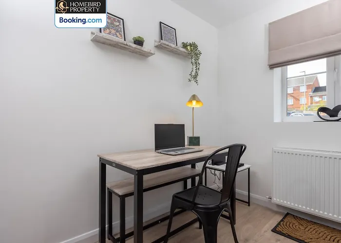 בית נופש Luxuriou 5 Bedroom House By Homebird Management Short Lets & Serviced With Private Parking & Free Wifi